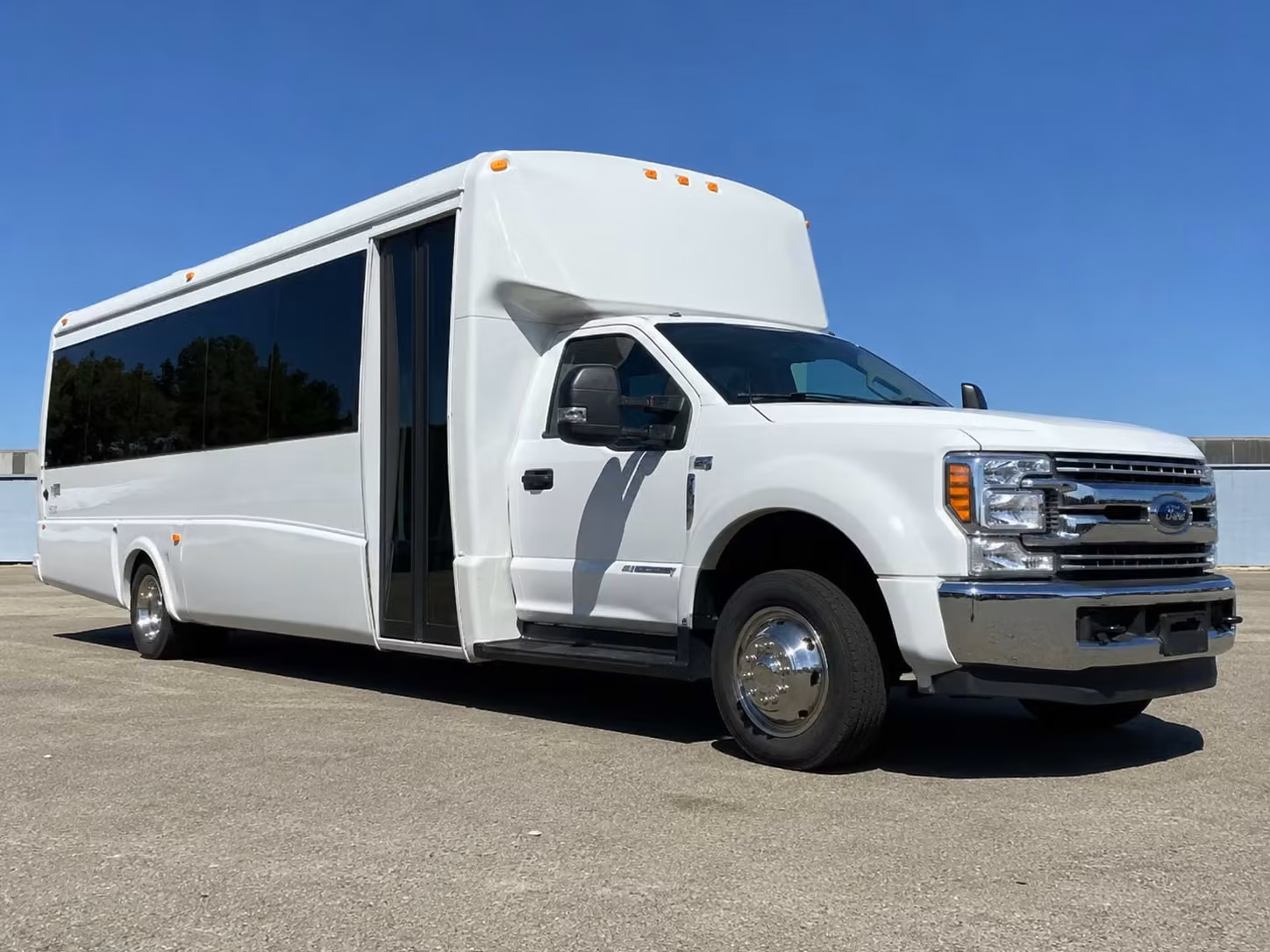 15 passenger minibus