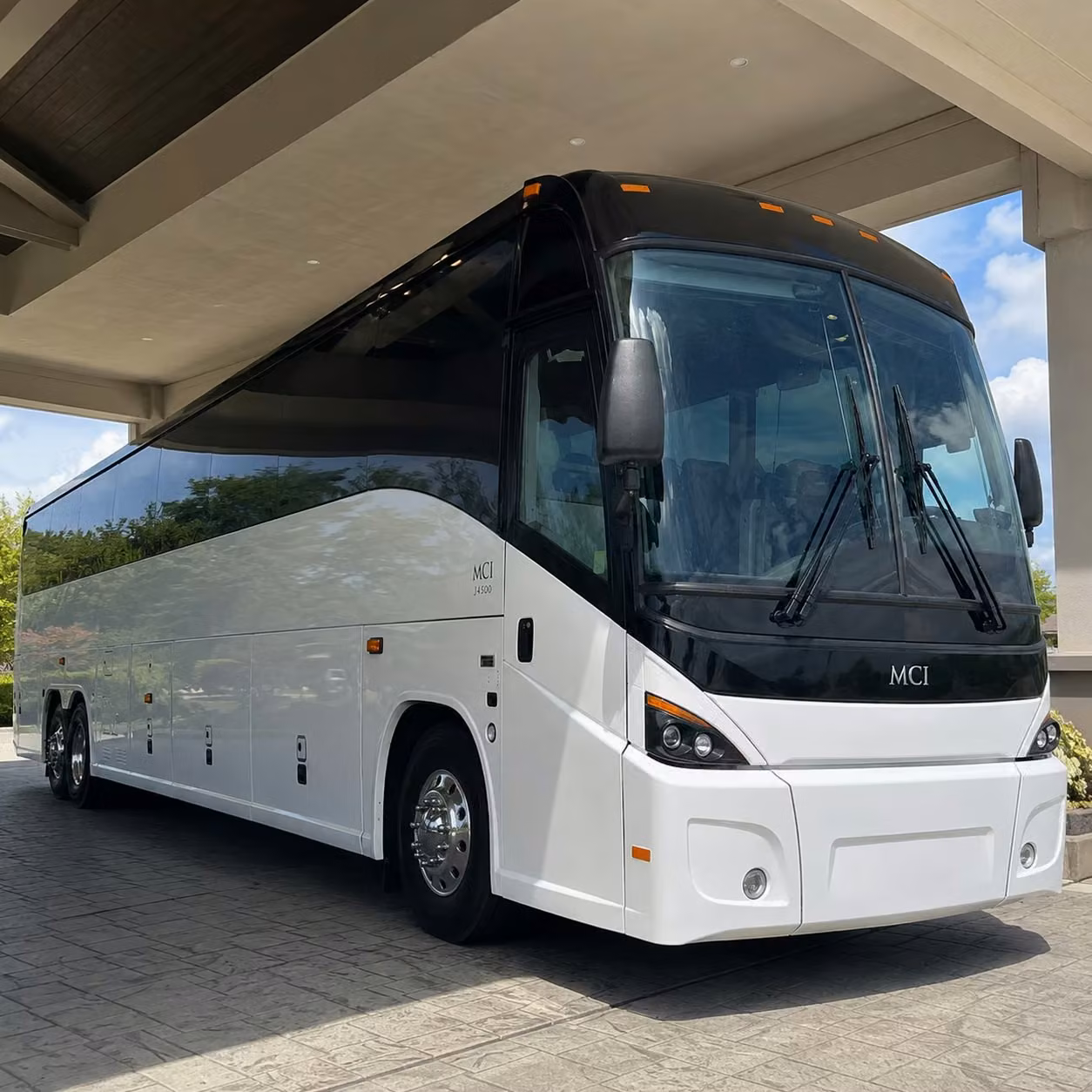 charter bus transportation supporting fort drum operations and military personnel in the syracuse corridor