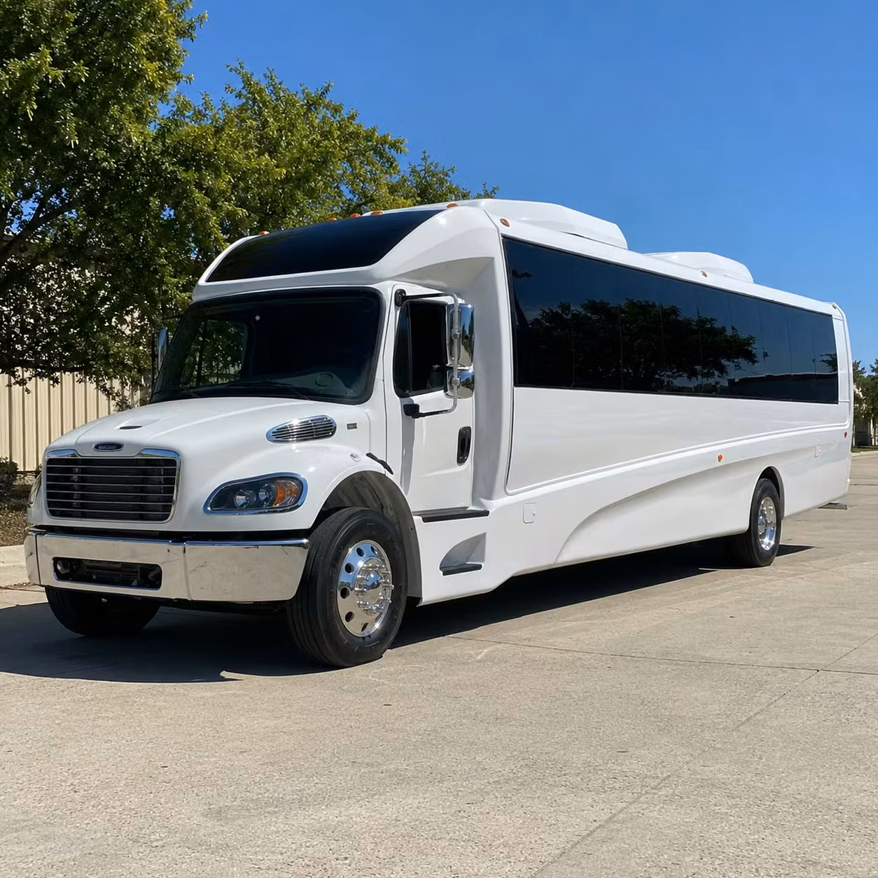 syracuse 30 passenger minibus rental
