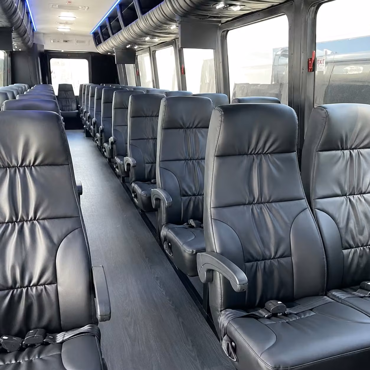 syracuse 35 passenger minibus rental